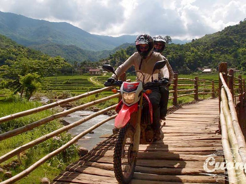 Mai Chau Pu Luong motorbike tour