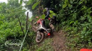 Cuongs Vietnam Motorbike Tours Off_road single track