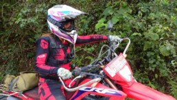 Australian 250cc motorbike champion Jess Gardiner—the first Aussie woman to win the International Six Day Enduro (ISDE) Women’s class—traded in the race tracks for an epic off-road adventure through Vietnam’s rugged Northwest. Alongside her teammates and family, Jess took on the breathtaking trails from Hanoi to Sapa, riding with Cuong’s Motorbike Adventure. The journey through mountain passes, hill tribe villages, and remote tracks offered a once-in-a-lifetime experience, blending adventure riding with cultural discovery.